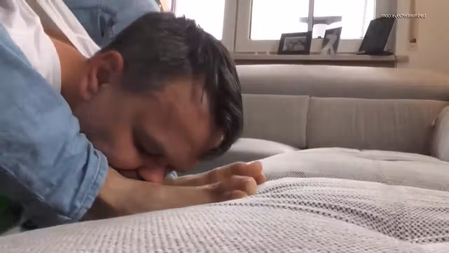 German master foot licking