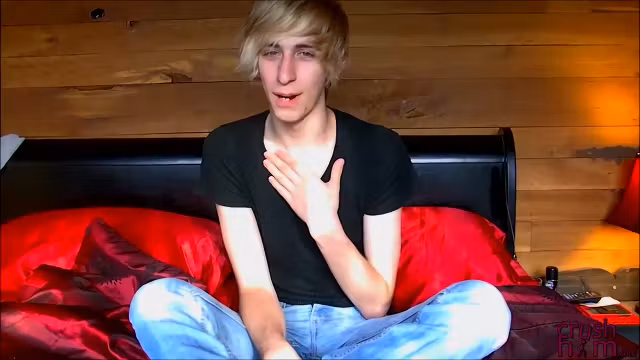 Trace Van De Kamp Erik Tribold in Twink cheating on his boyfriend instead of a birthday gift - CrushHim