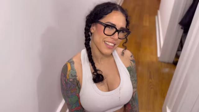 Bianca Bailee And Macana Man - Gives Her A Full Service