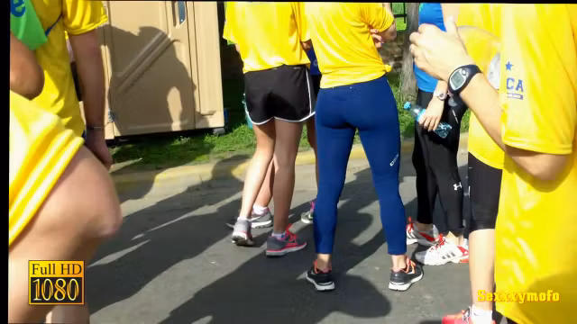 Candid video of well toned sports girls with asses in shorts