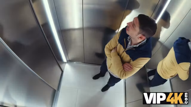 VIP4K. I pressed the button and sucked his cock!