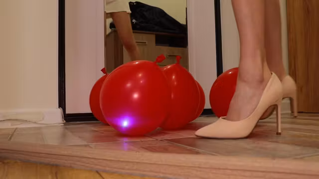 Heels Crush Balloons Crushing Heels