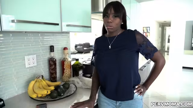 Mystique jiggles her huge tits in front of Wrex