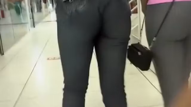 Ass crack swallowed the sweatpants