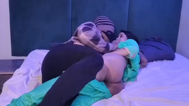 Kichen Me Stepsister Ko Nanga Kar Jabar Dasti Pela