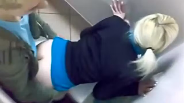 students 18+ caught in wc fucking