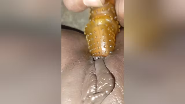 Piche Condom Lagakar Ungali Dala Sex Kiya