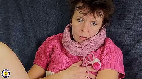Skinny Mature Housewife Works Her Hairy Pussy With Zelma H