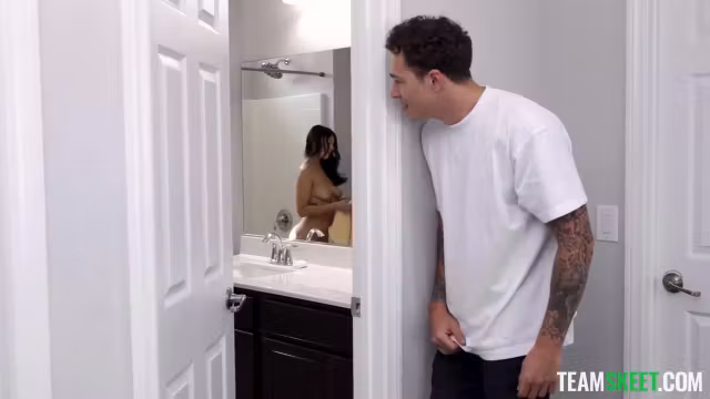 Alexa Chains - She Wants To Get Pregnant, So Her Stepbros Seed Should Do