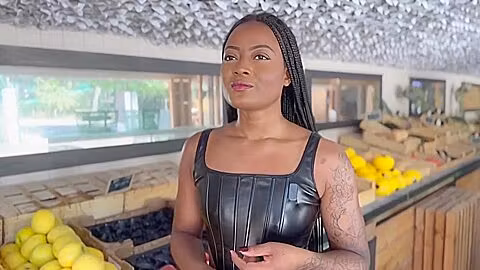 French Ebony Returns