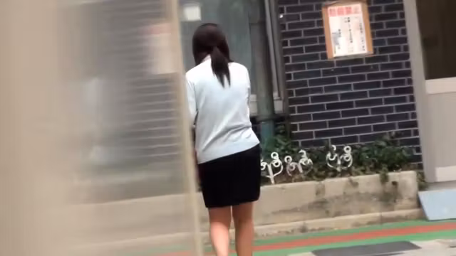 Japanese newbie pissing