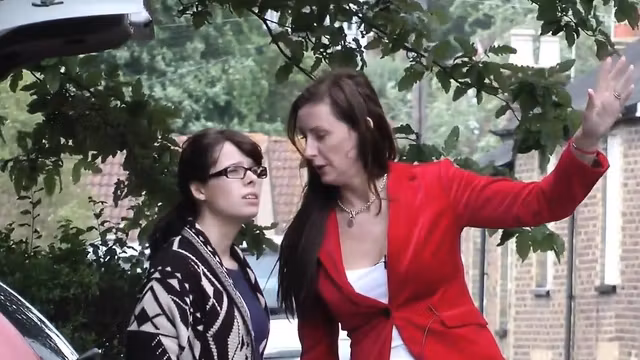 Pussyloving British MILF shares schoolgirl