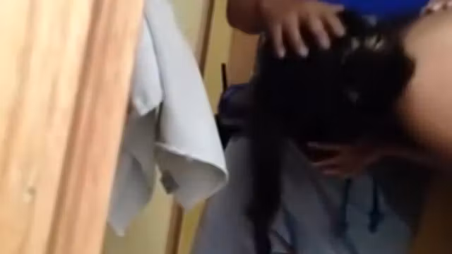 Delivery guy gets a blowjob from a slut