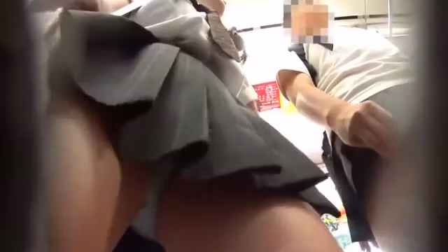 upskirt teen 18+ pa168