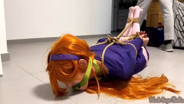 Nilli Willis - Bound Damsel Daphne Blake