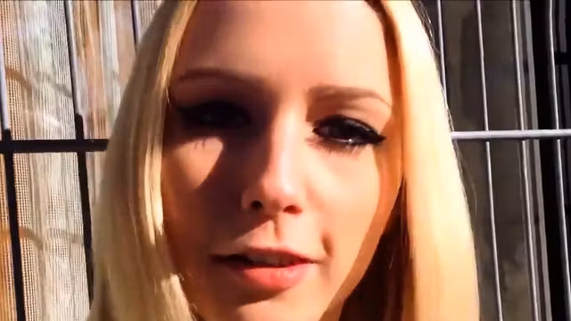 Deutsch blonde teen Stunning nimmt es in den Arsch