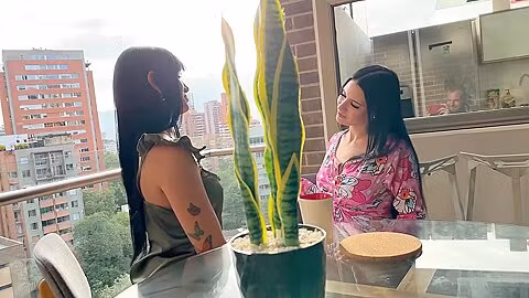 El Novio De Mi Mejor Amiga Nos Descubre Follando Y Hace Que Chupemos Su Gran Verga-ambar Prada