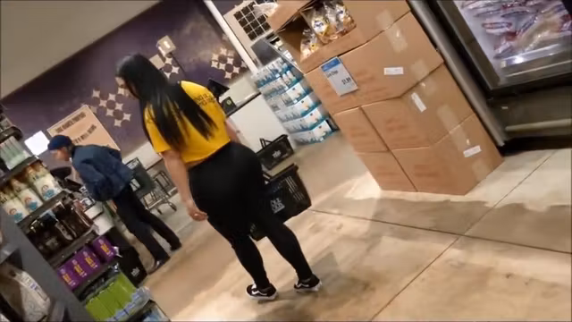 candid ass in leggings