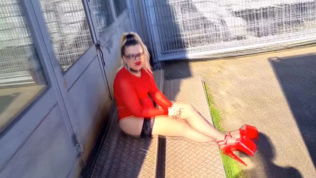 Verified Amateurs In Smoking Blowjob Einer Stripperin!
