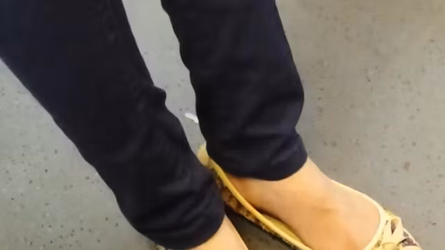 NICE FEET IN TRAIN2