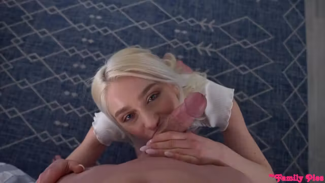 Passionate Blonde Model Scarlett Hampton Gets Nicely Fucked