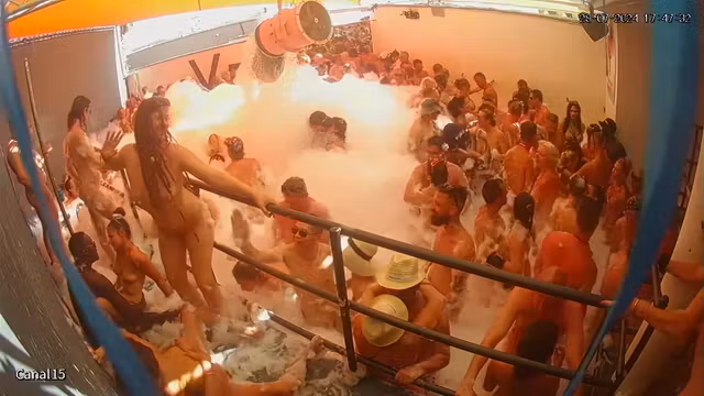 glamourous french swingers club 008