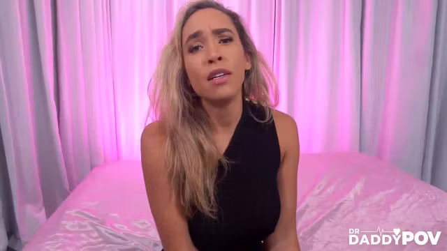 Briana Moon In Has Her Pink Pussy Examined By