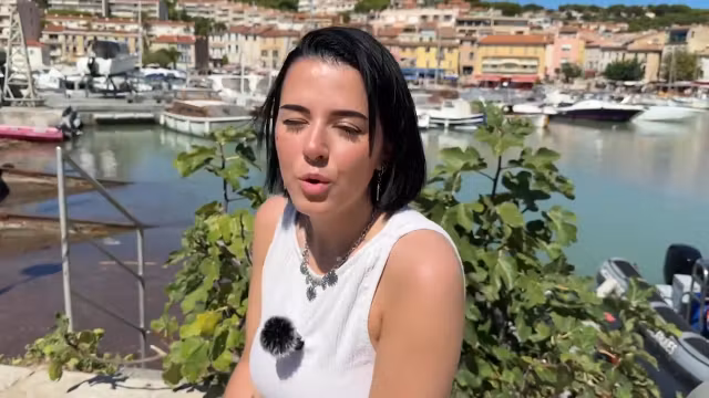 Ashley goes exploring with Marie... - Jacquie et Michel TV