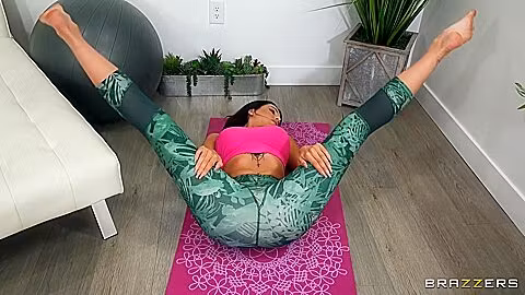Isiah Maxwell, Azul Hermosa Yoga Freaks: Fourteen / 2.12.2020