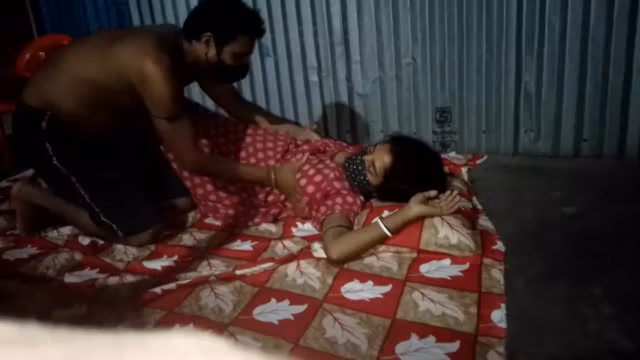 Bhabi Ko Devar Ne Chat Dala Ekle Room Pe