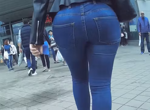 bubble jeans ass shopping