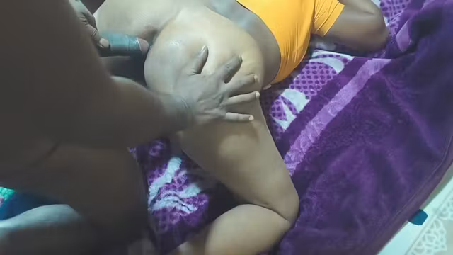 Pahli Bar Gand Mein Dala