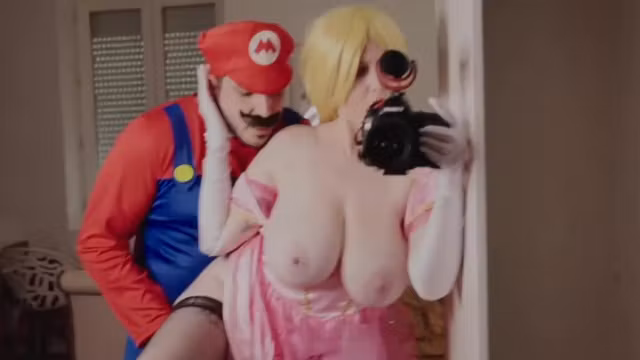 mario bros nique sa belle a forte poitrine