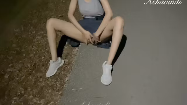 Petite teen 18+ Risky Public Squirting