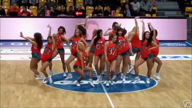 Sexy cheerleaders jiggle their round butts while dancing