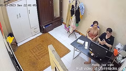 Busty Vietnamese seduce boyfriend while he was working 1449