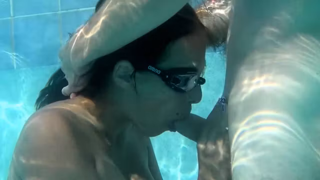 Candy Lovers underwater sex