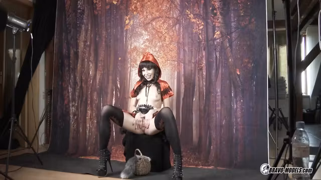 407 - Studio Photoshoot Backstage - Rebeka Black