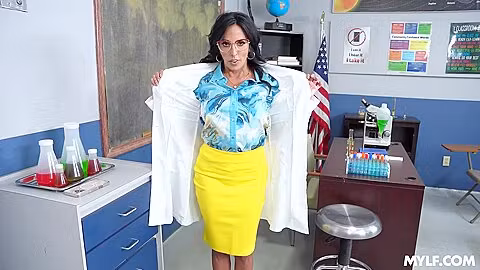Abi James - Mixing Fluids With The Chemistry Teacher