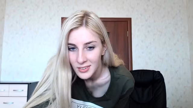 Blonde Amateur Webcam Striptease