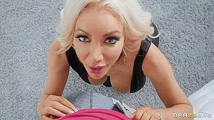 Nicolette Shea takes it deep in the muffle