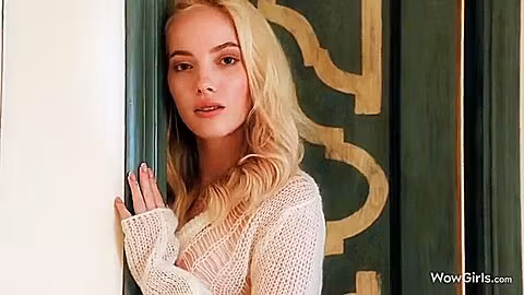 Emma White - Hottest White