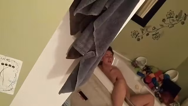 Step sister caught rubbing pussy in a bath