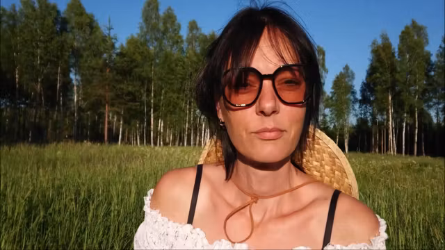 She Sucking The Gardeners Dick