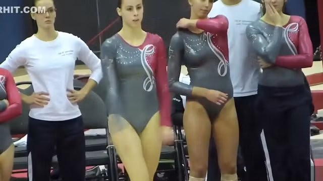 Delicious gymnast with big ass performs some amazing moves