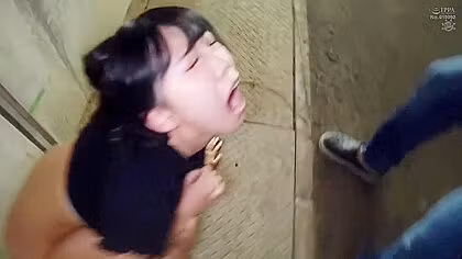 2k 大檔 四宮繭 - (1)手淫露出 街中てこっそり敏感おまんを弄ふ路上アクメ散歩 [sun-034]
