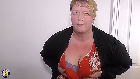British Mature Bbw Playing With Her Toys