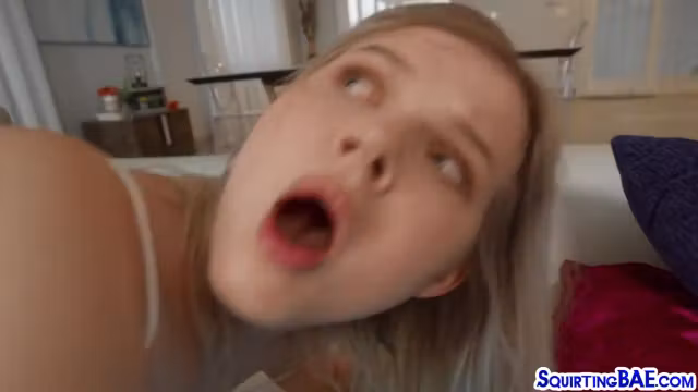 Puffycunt squirting beauty cuntfingered