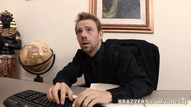 Baby Got Boobs: Shopping Splooge