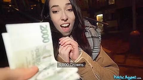 Giada Suicide - Italian On Vacation Needs The Cash